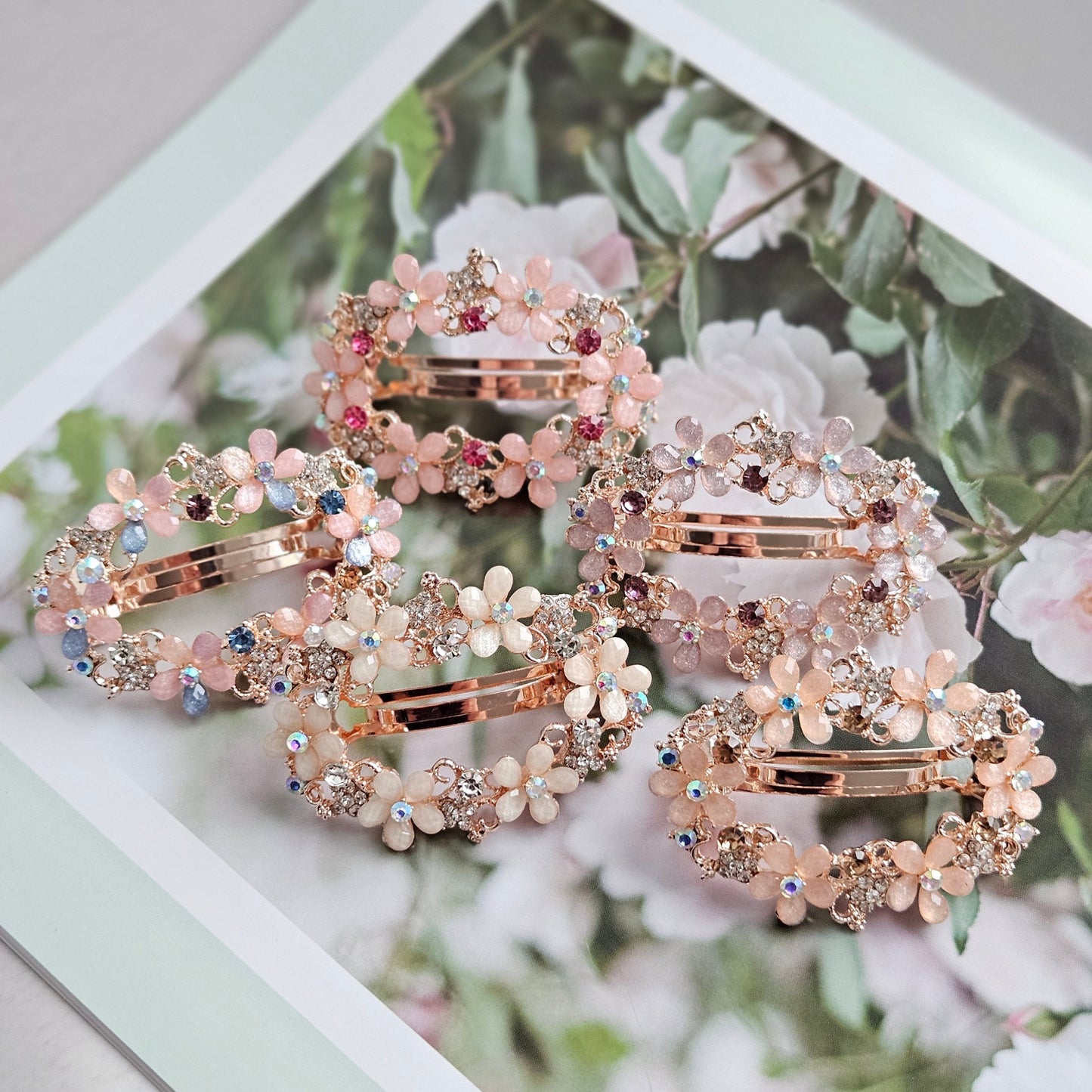 Radiant Rose Elegance: Rose Gold Hair Clip Adorned with Faux Diamonds and Delicate Flowers Introducing a touch of brilliance!