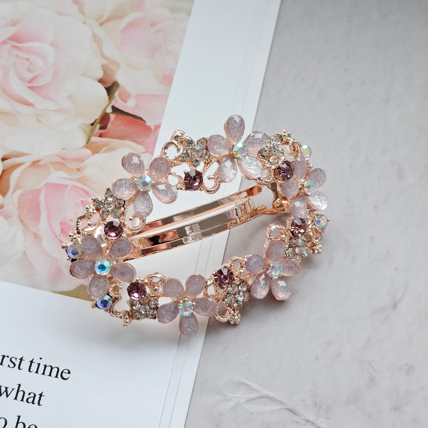 Radiant Rose Elegance: Rose Gold Hair Clip Adorned with Faux Diamonds and Delicate Flowers Introducing a touch of brilliance!