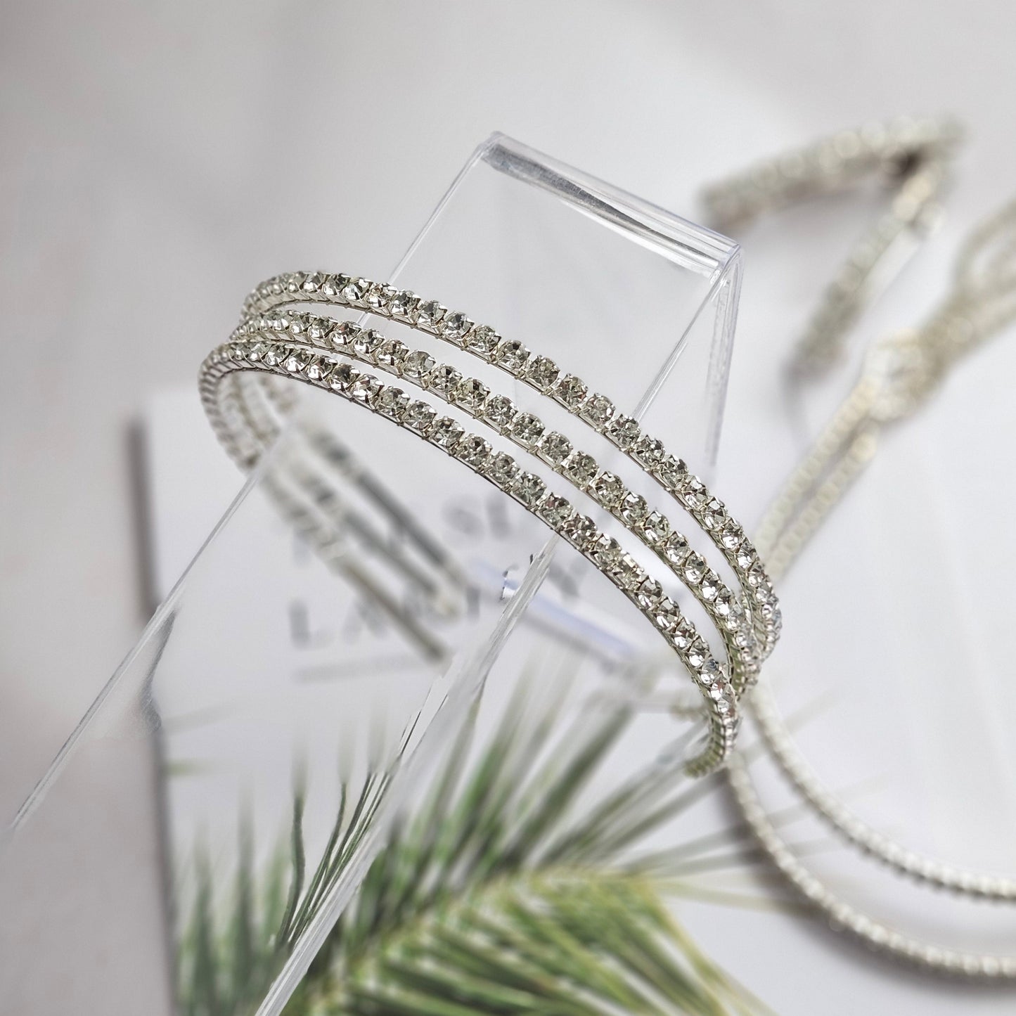 Versatile Elegance Crystal-Studded Hairband for Brides and Everyday Chic