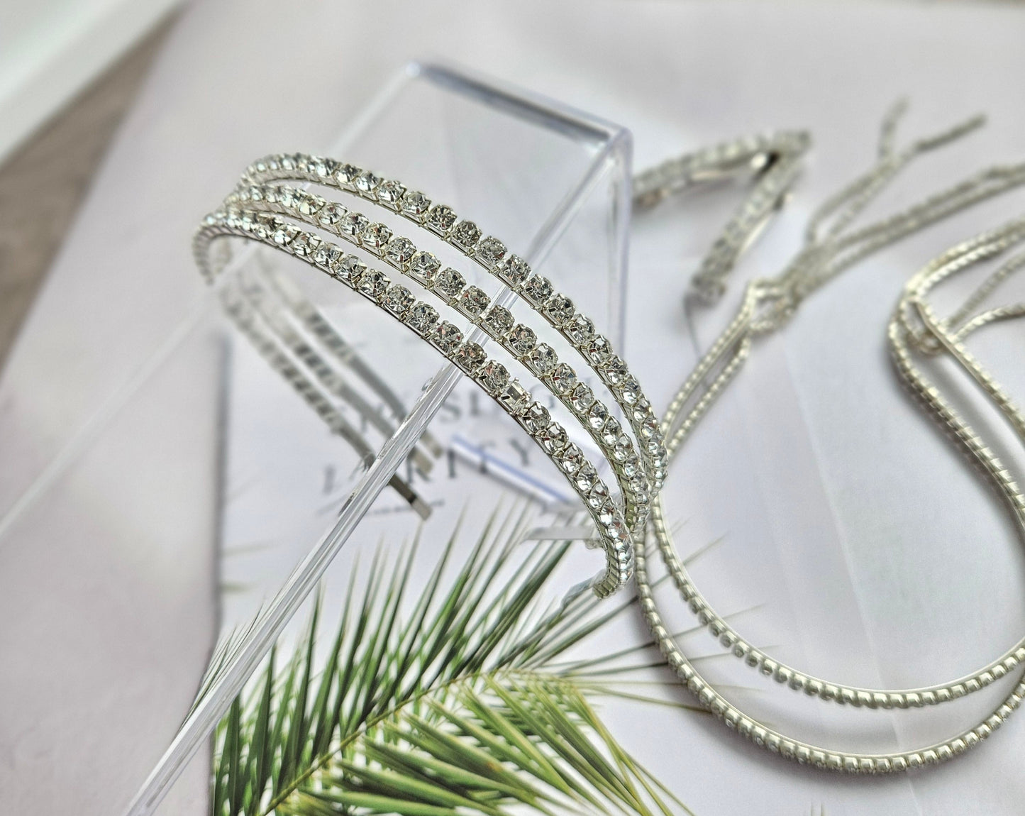 Versatile Elegance Crystal-Studded Hairband for Brides and Everyday Chic